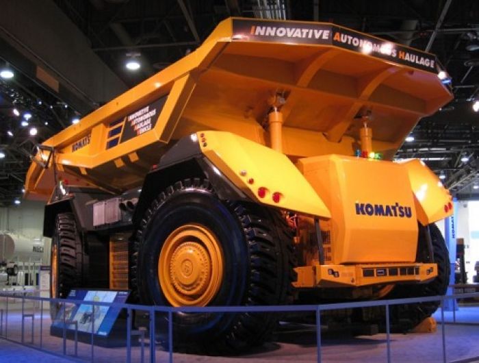 Komatsu presenta un volquete gigante sin conductor