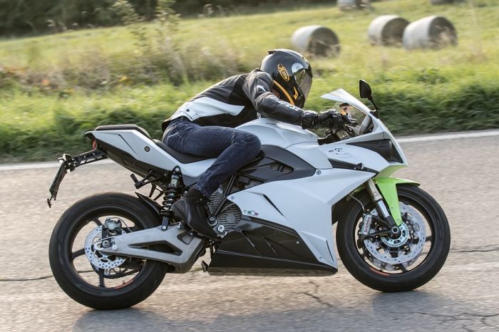 Motocicleta eléctrica Energica con mayor potencia.
