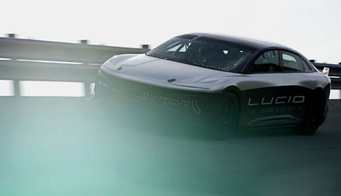 The electric Lucid Air sedan goes up to 378 km/h