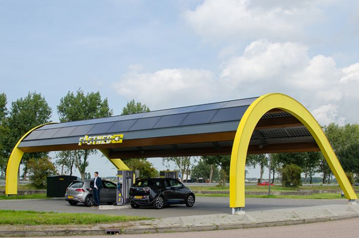 German government awards 4.1 million € to Fastned to build fast charging stations