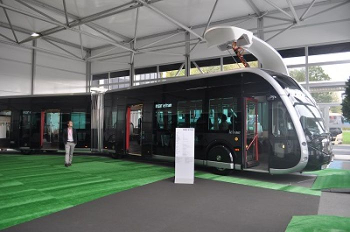 Spanish Irizar presents electric city tram