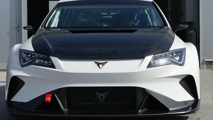 Cupra (Seat) e-Racer rueda en circuito