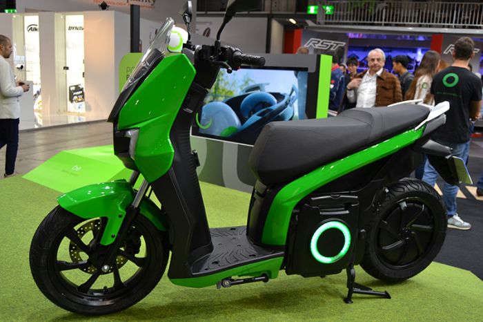 Silence presenta su scooter SO1