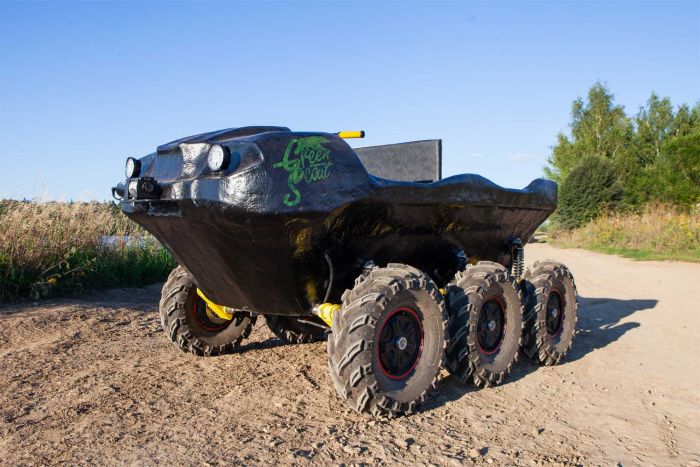 Green Scout - electric six-wheeler all-terrain amphibious from Russia