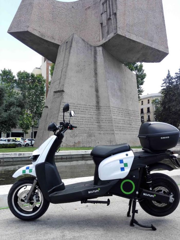 Madrid Sur Movilidad incorpora motos eléctricas Scutum a su flota