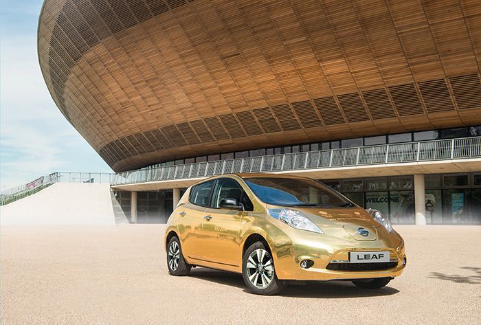 Nissan Leaf Dorado para los medallistas