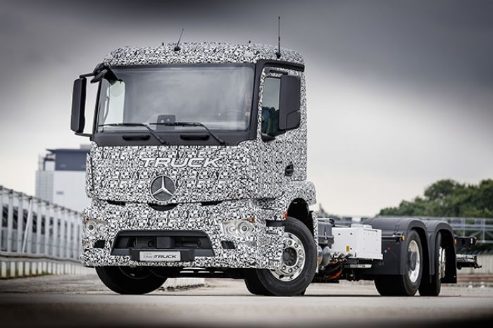 Mercedes-Benz presents electric truck