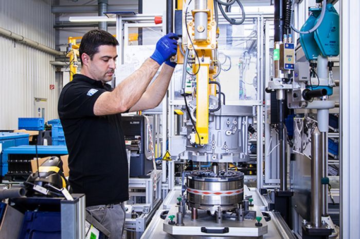ZF aumenta rentabilidad y prevee gran futuro de la electromovilidad