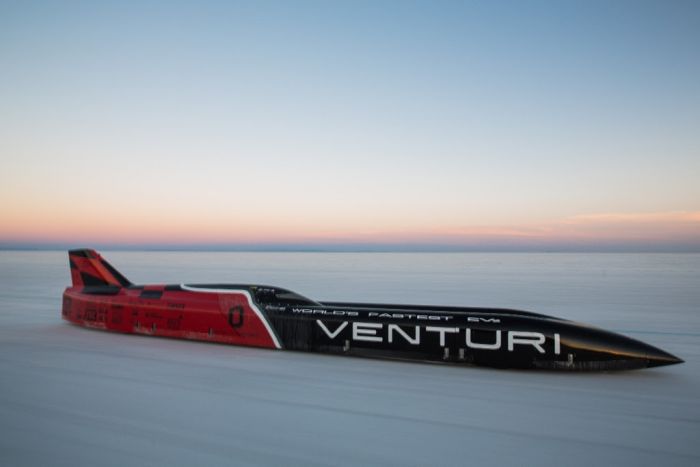 Venturi VBB-3 bate dos records mundiales