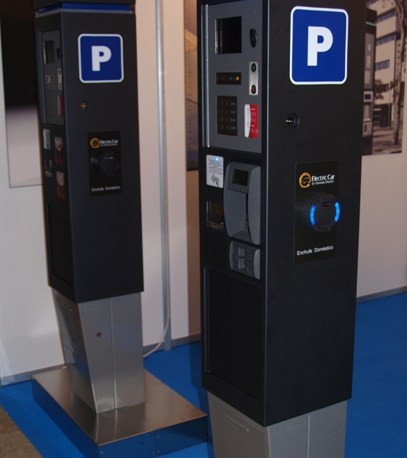 Gamesa´s hybrid parking meter with charging station