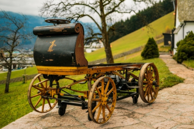 Porsche exposes the electric Egger-Lohner from 1898