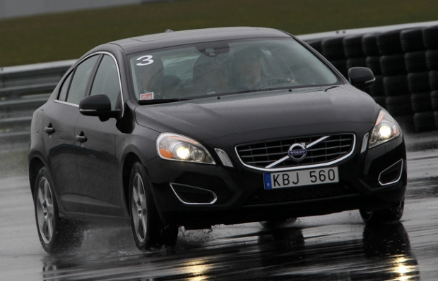 Volvo tests Flybrid Flywheel KERS technology