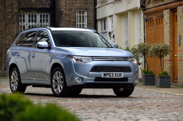 Mitsubishi Outlander Plug-In Hybrid, precio sin competencia
