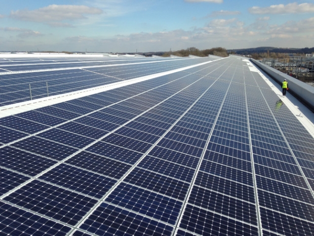 Miles de placas solares para Jaguar Land Rover