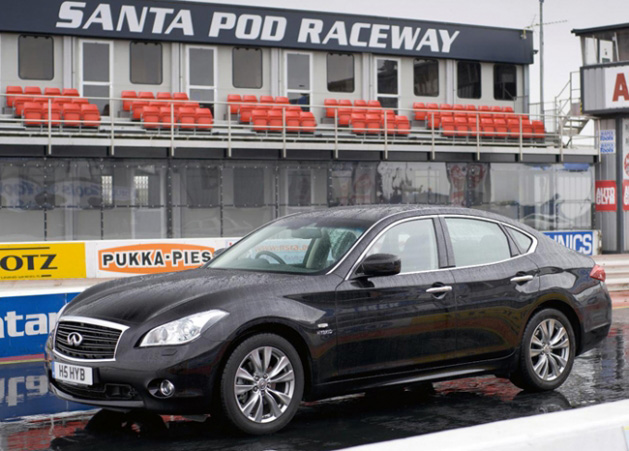 El Infiniti M35h híbrido entra en el Libro Guinness